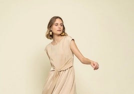 Vestido en tonos beige de Hongo Collection