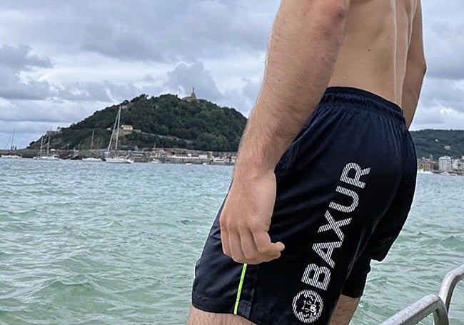 Modelo en color negro de BaxurI.G