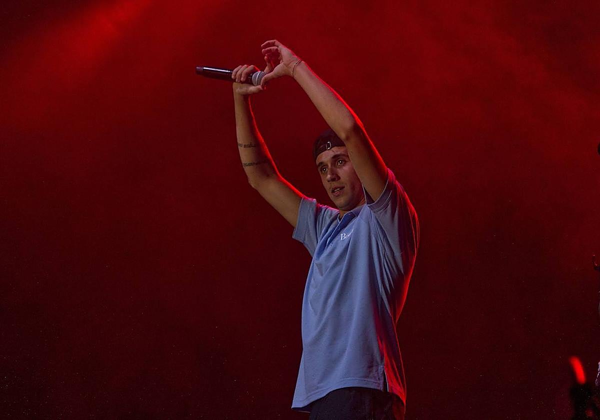 Tinez triunfa en casa