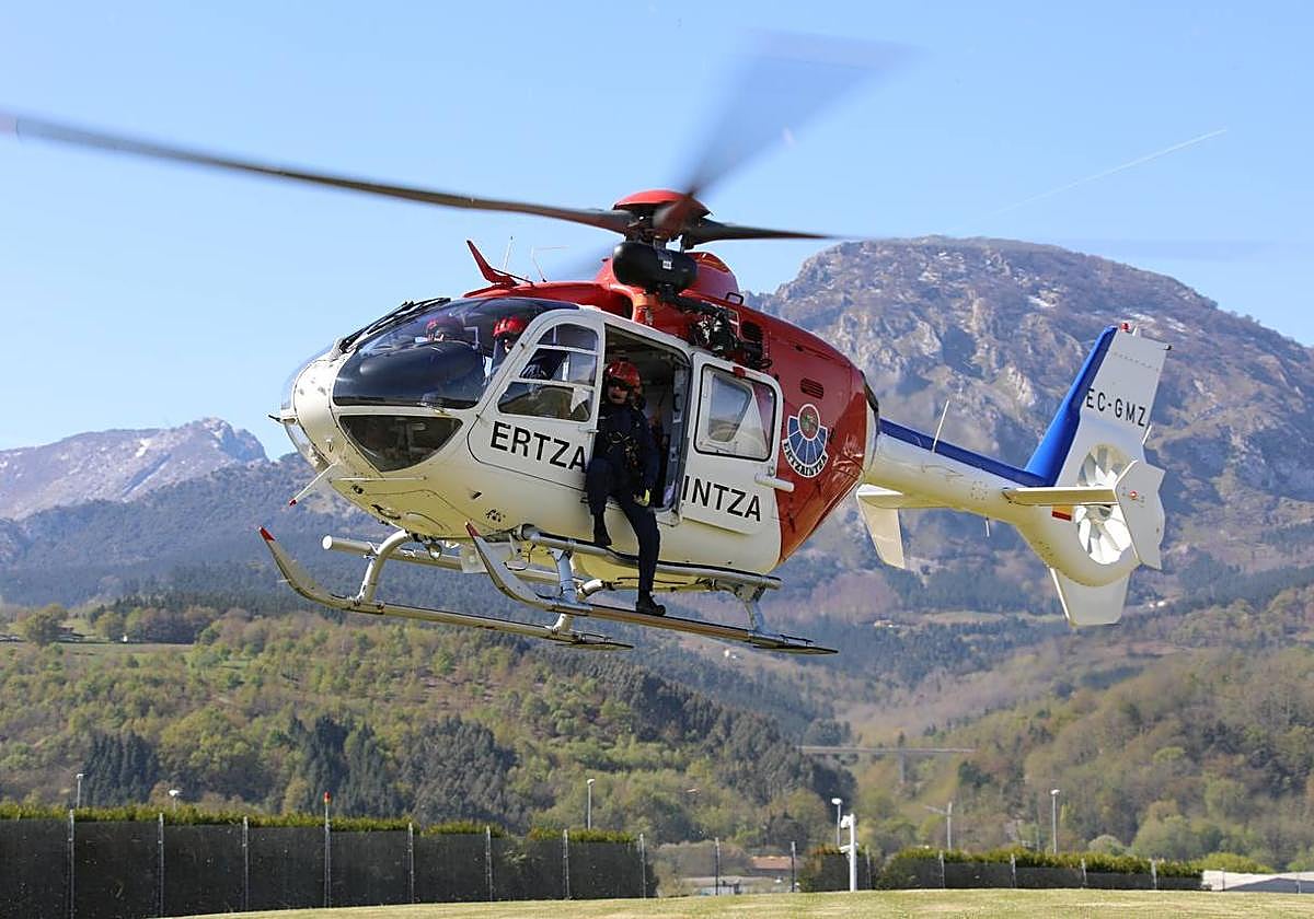 Imagen del helicóptero de la Ertzaintza.