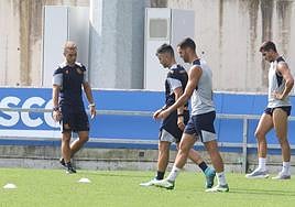 Mikel Merino, entrenando con Silva en Zubieta.