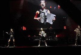 Huntzak, ETSk eta Mikel Urdangarinek emanaldiak eskainiko dituzte Finlandian