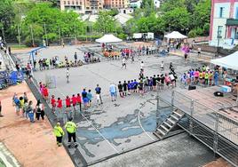 Tanto jóvenes como adultos pudieron participar en diferentes competiciones como campeonatos de fútbol, vóley o toca.