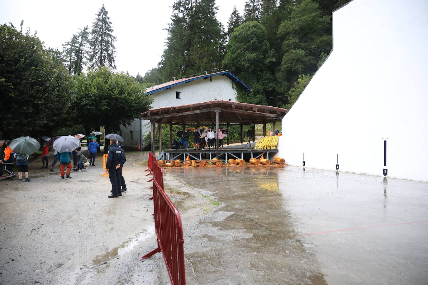 Apertura de puertas de Artikutza agridulce