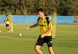 Pardo, entrenando con el Aris.