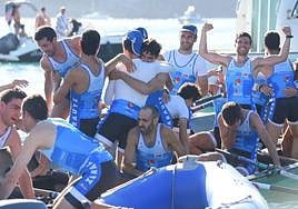 Los remeros de la Enbata de Zarautz celebran su sorprendente clasificación en 2020 para disputar laBandera de La Concha.