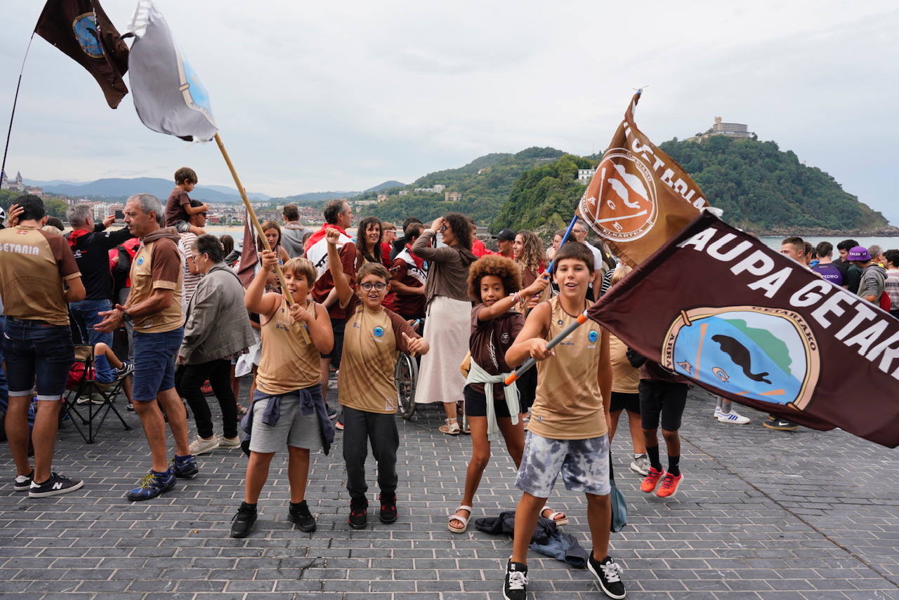 Gran ambiente en Donostia en la primera jornada de la Bandera de La Concha