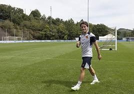 Álvaro Odriozola, en el primer entrenamiento que completó este domingo con sus nuevos compañeros de la Real Sociedad en Zubieta.