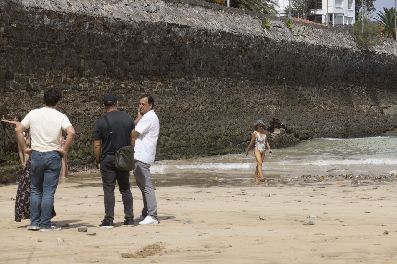 Una grieta de 18 metros amenaza el muro del Tenis