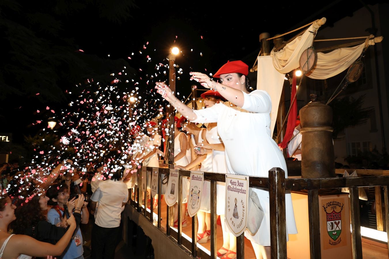 La presentación de las cantineras, en imágenes