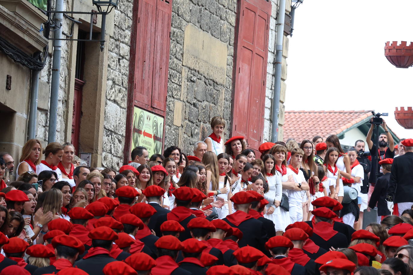 El Alarde de Hondarribia recorre las calles