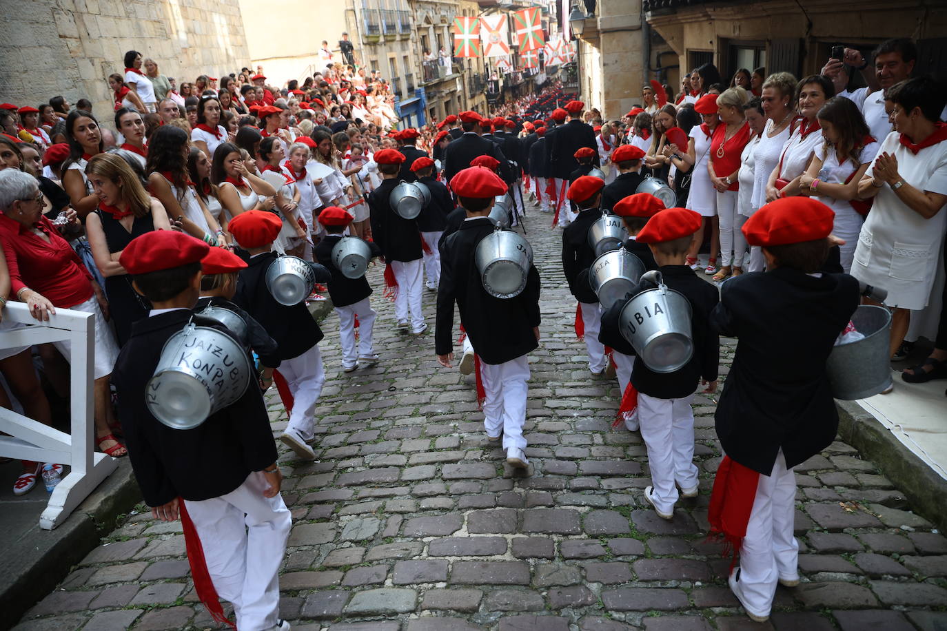 El Alarde de Hondarribia recorre las calles