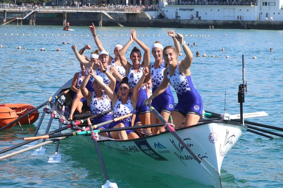 Exhibición de Arraun Lagunak en la Bandera de La Concha