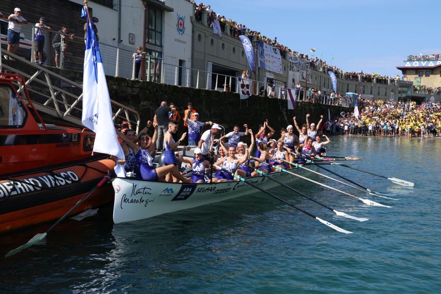 Arraun Lagunak celebra su victoria