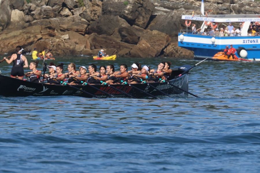 Exhibición de Arraun Lagunak en la Bandera de La Concha