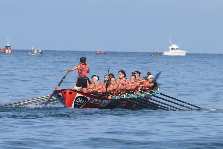 Exhibición de Arraun Lagunak en la Bandera de La Concha