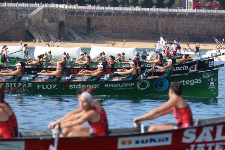 Exhibición de Arraun Lagunak en la Bandera de La Concha