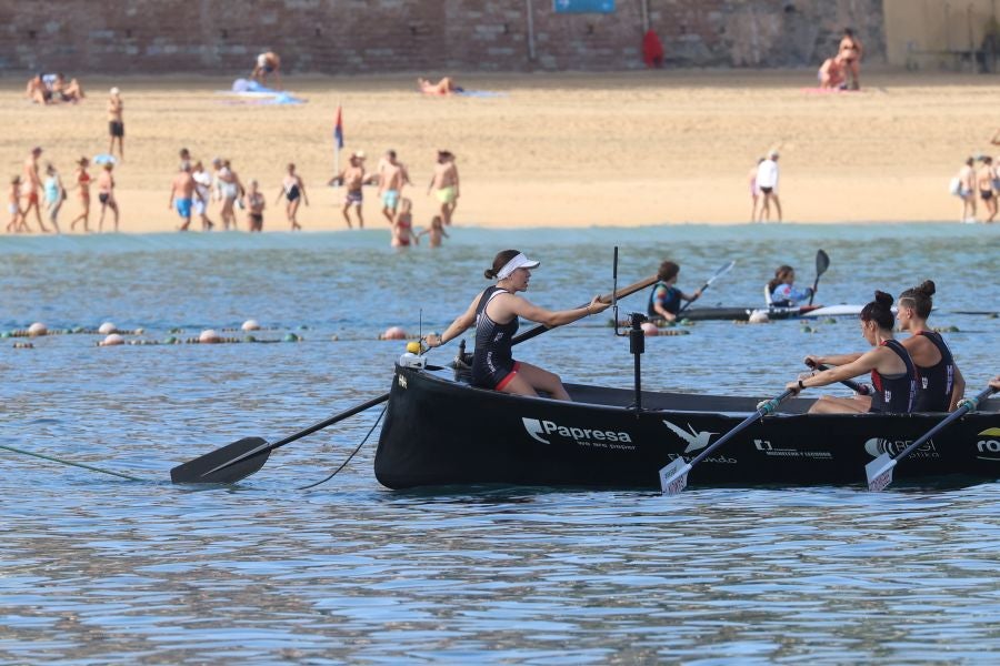 Exhibición de Arraun Lagunak en la Bandera de La Concha