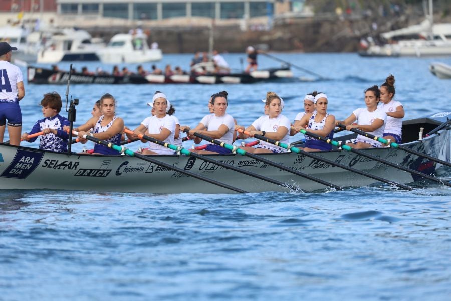 Exhibición de Arraun Lagunak en la Bandera de La Concha