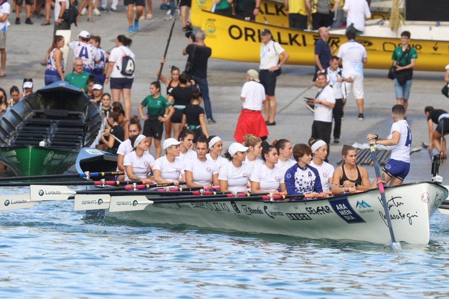 Exhibición de Arraun Lagunak en la Bandera de La Concha