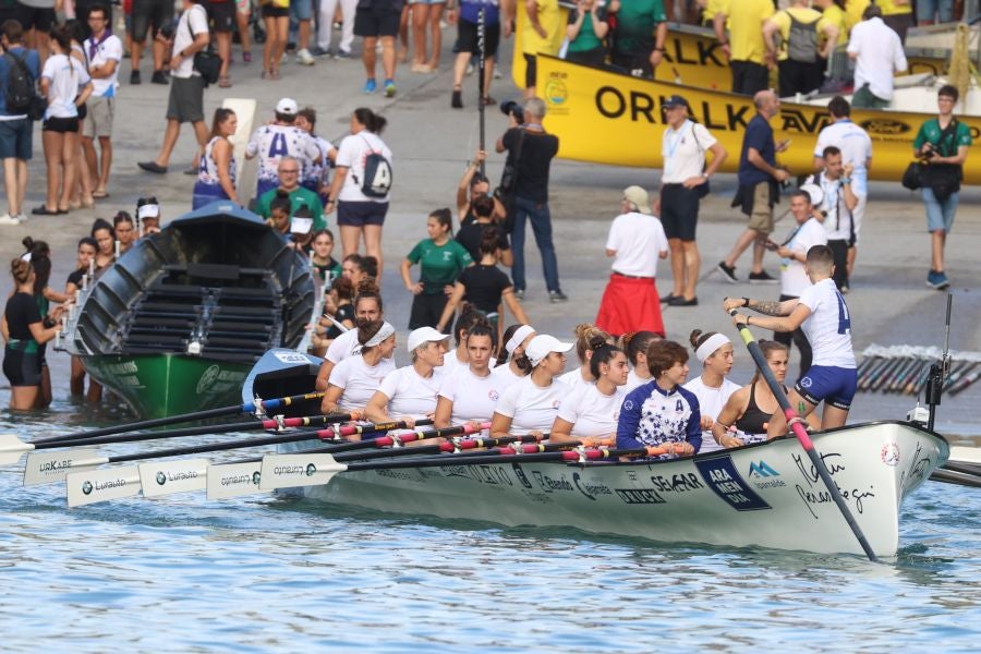 Exhibición de Arraun Lagunak en la Bandera de La Concha