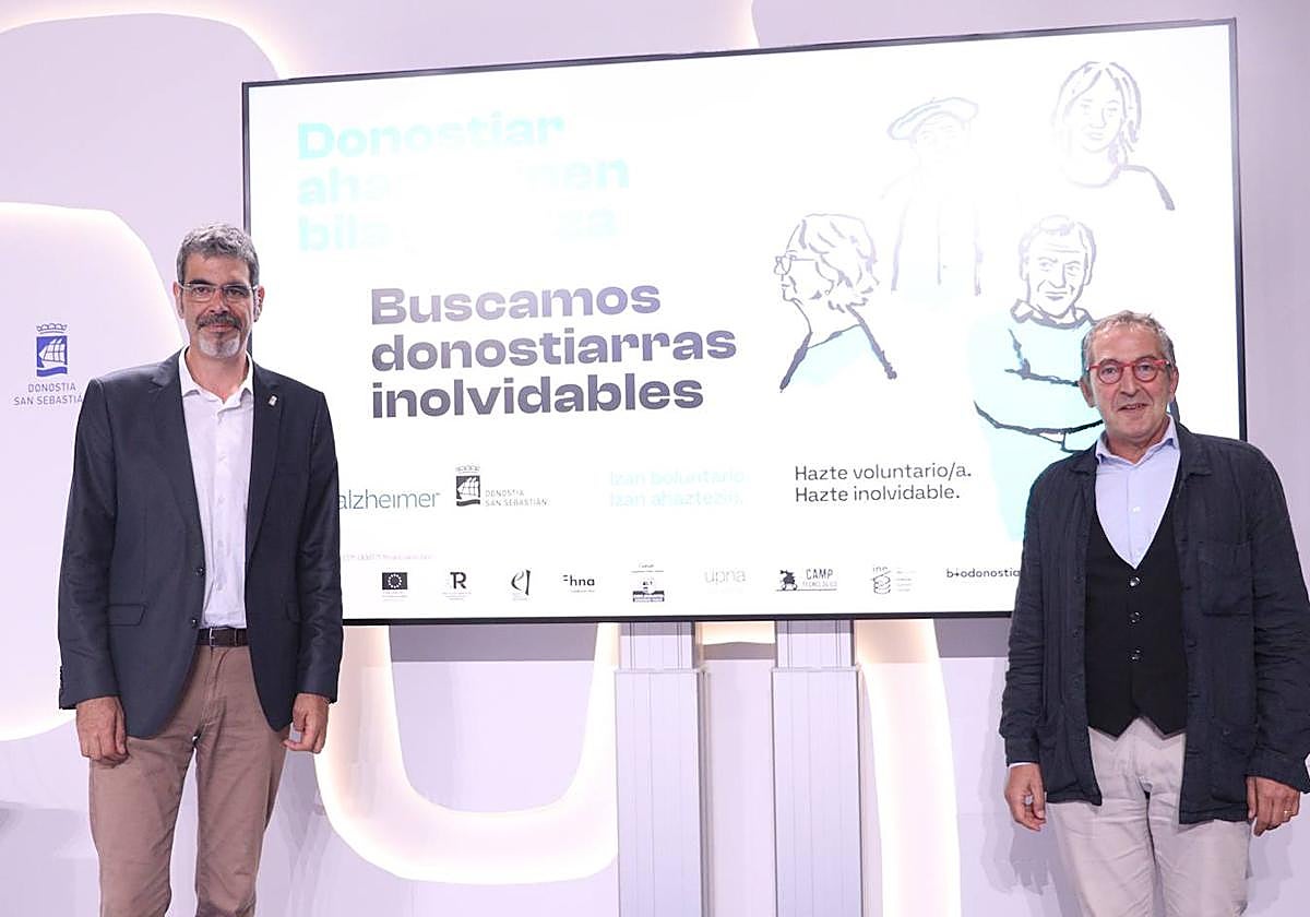 Eneko Goia y el doctor Pablo Martínez Lage, durante la presentación del proyecto.