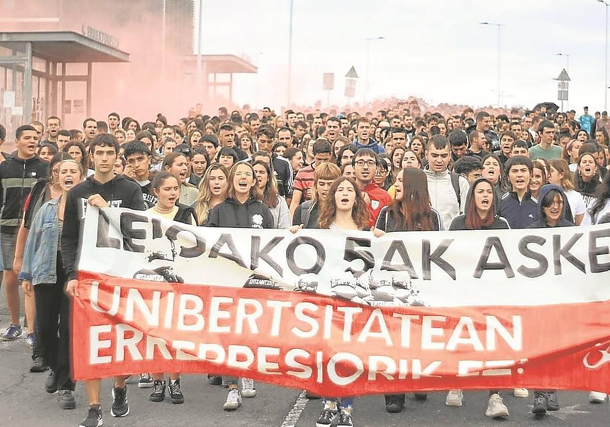 GKS denuncia que los alcaldes de EH Bildu de Villava y Burlada prohíben el Topagune