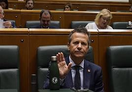 Bildarratz, en la sesión del Parlamento Vasco.