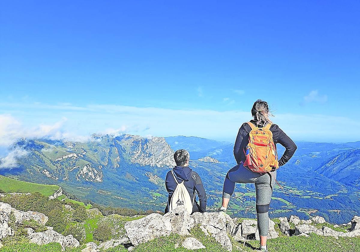 Las vistas desde Ttutturre de Araitz, Betelu, Orexa, Tolosaldea,... espectaculares.