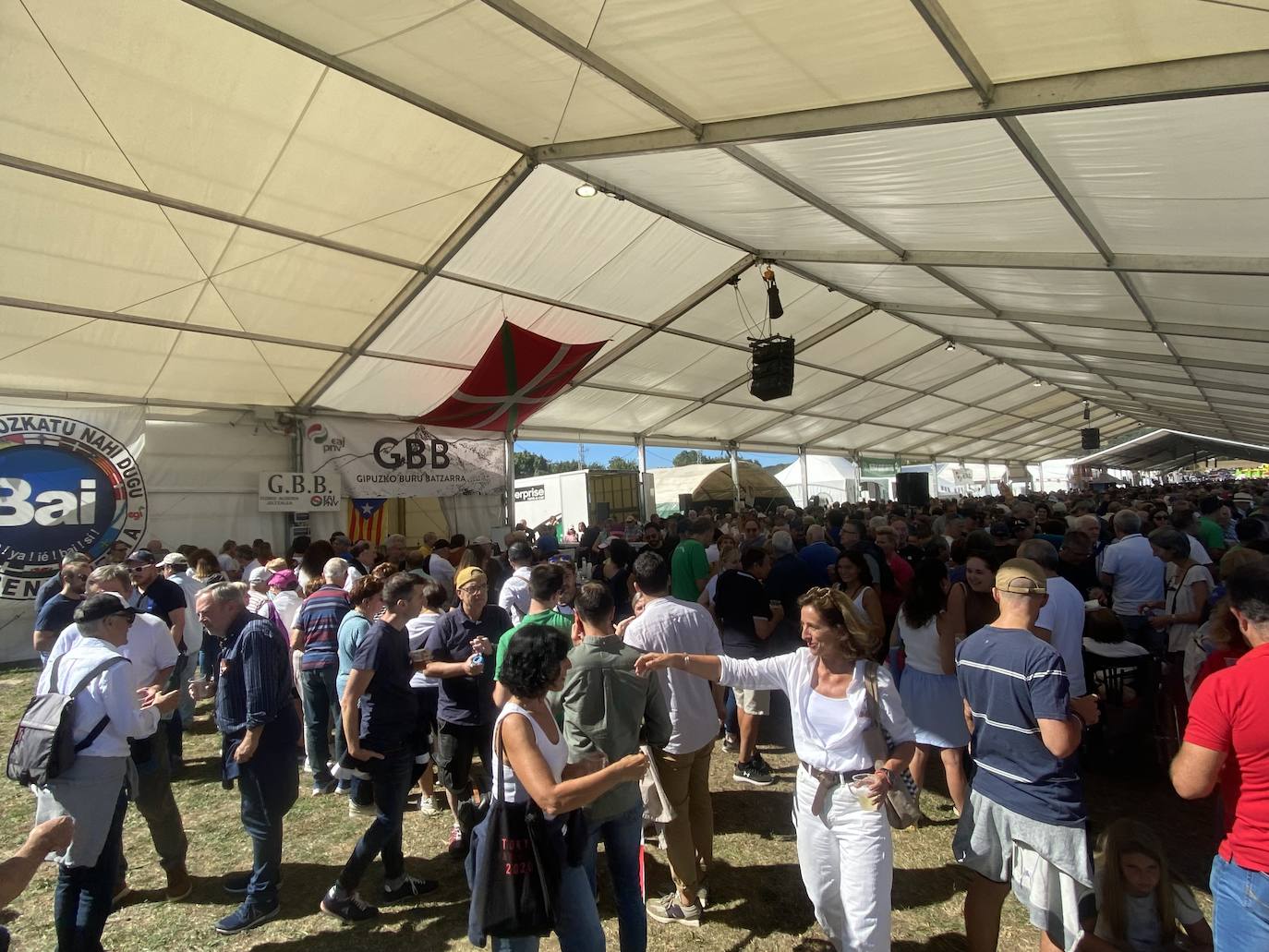 Día de reencuentros y de cumpleaños en Foronda