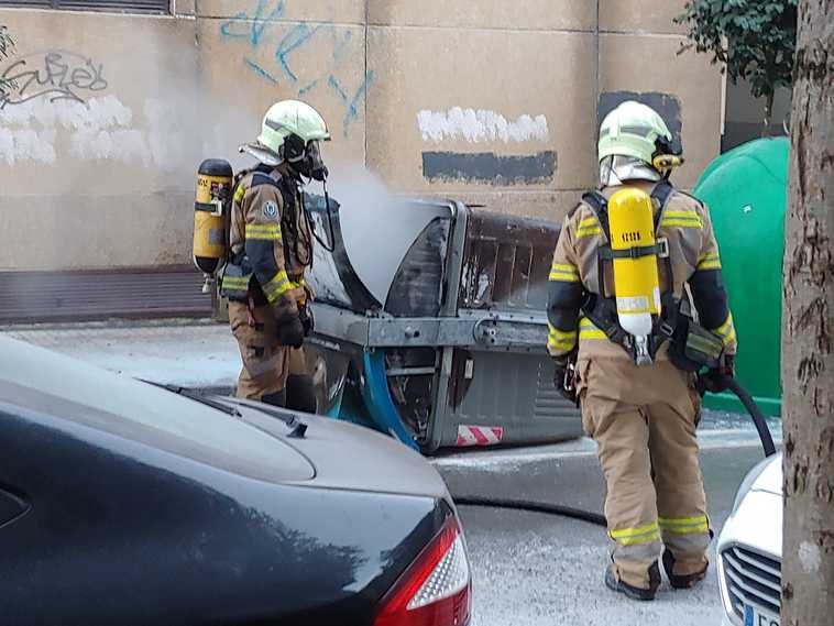 Queman un contenedor en Pasai Antxo