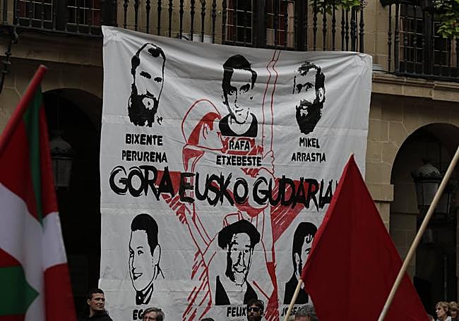 Acto de Jardun en la Herriko Enparantza de Errenteria.