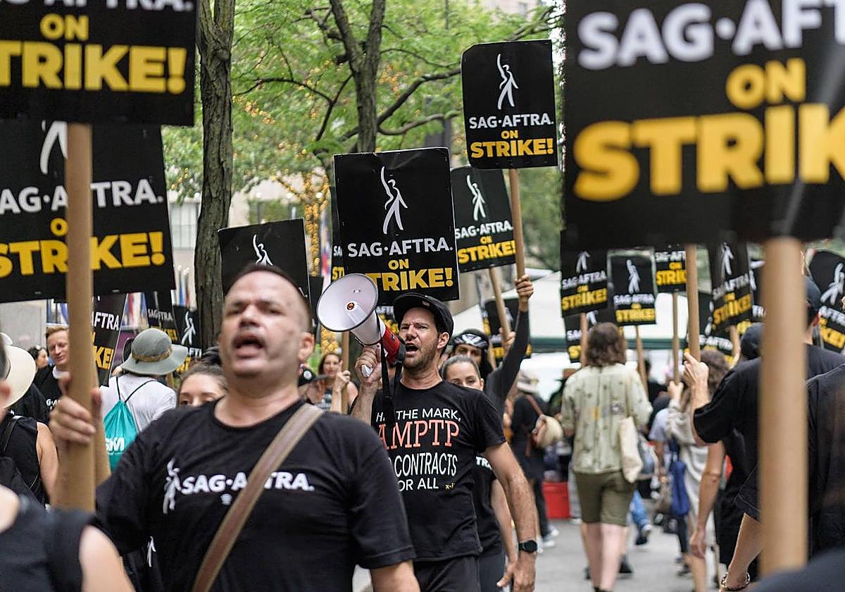 Una de las movilizaciones de los guionistas en Hollywood.