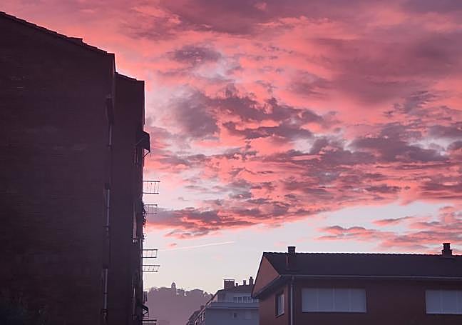 Rojizo amanecer en Zumaia
