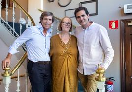 María Eugenia Bozal, propietaria del Urepel, con Javier Moro y Héctor Medina Moro, de la bodega Emilio Moro.