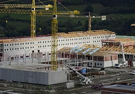 Construcción de la nueva cárcel de Zubieta ubicada en el polígono industrial de Eskuzaitzeta.