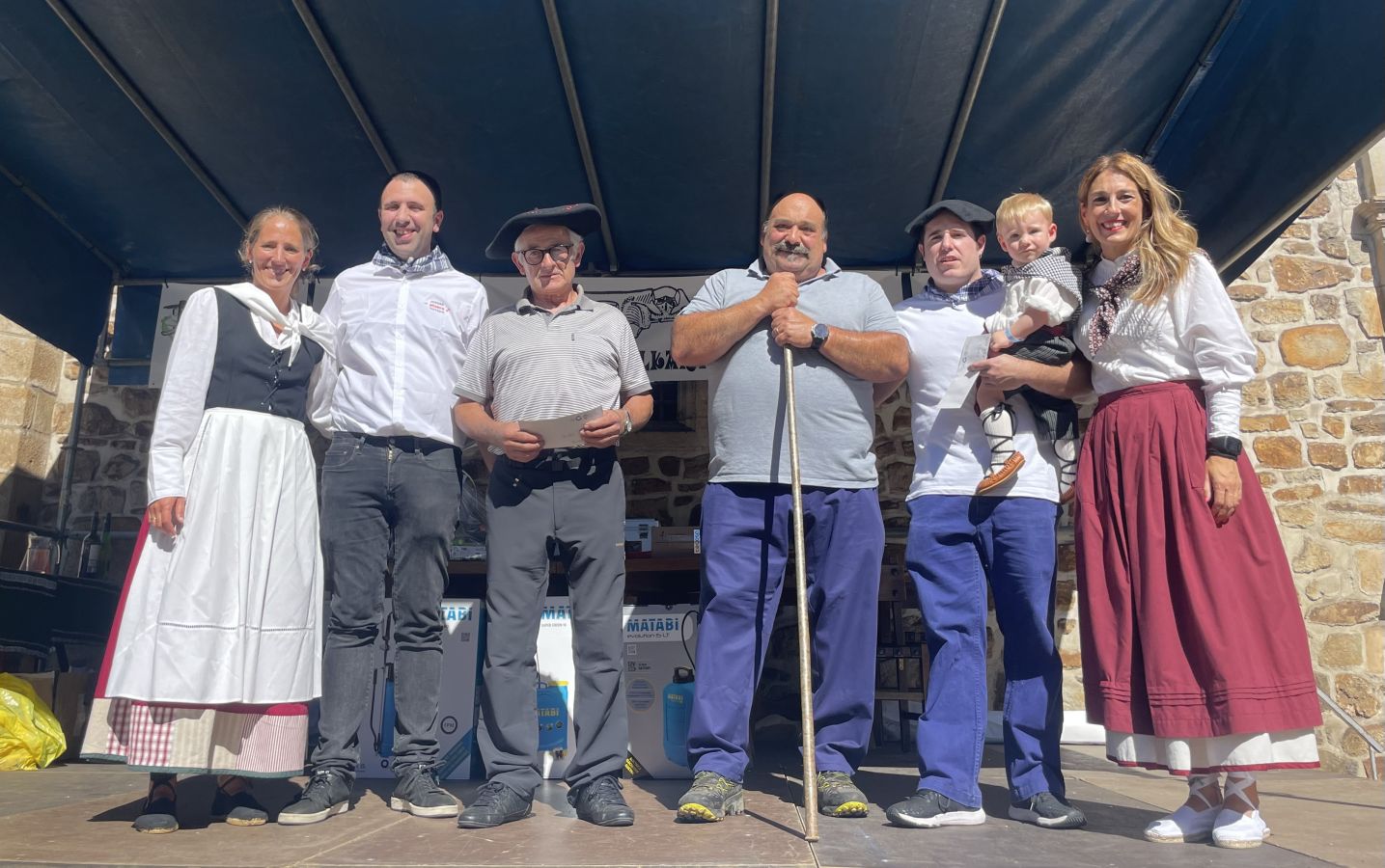 Las cuadrillas y familias viven un animado Herri Eguna