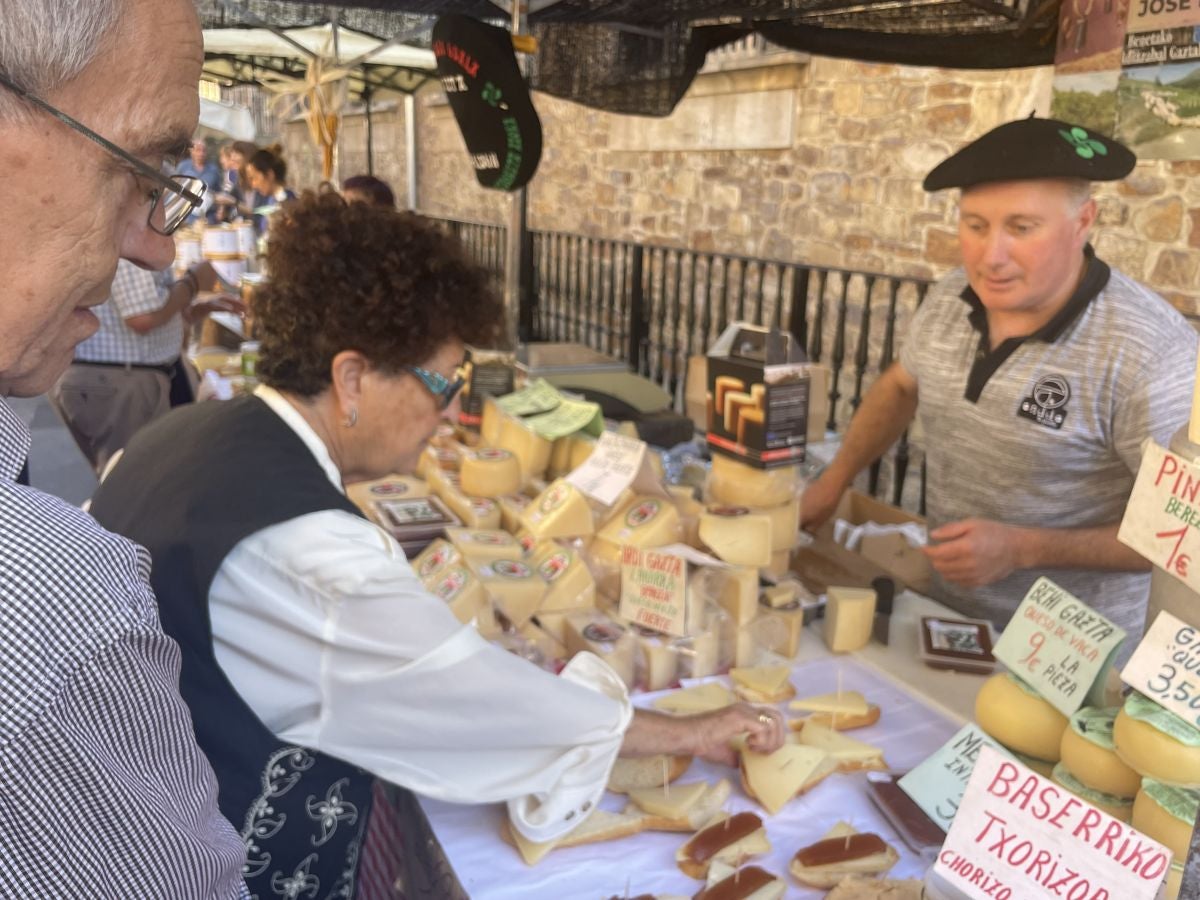 Las cuadrillas y familias viven un animado Herri Eguna