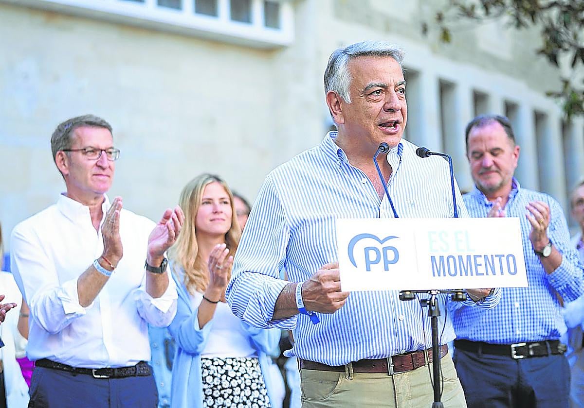 Javier de Andrés, en un acto de la pasada campaña electoral, junto a Núñez Feijóo e Iturgaiz.