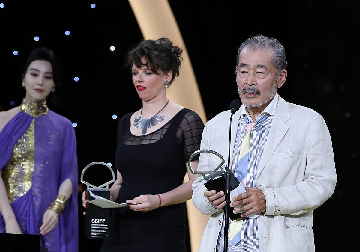 Imagen principal - «Todavía es noticia que las mujeres logremos premios»