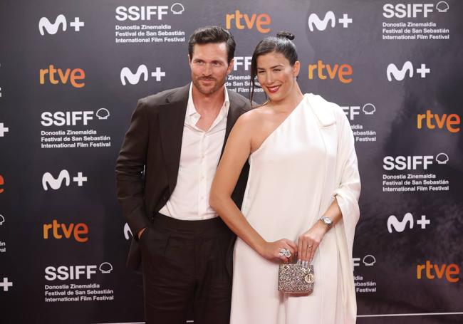 Arthur Borges y Garbiñe Muguruza en la alfombra roja de la gala de clausura del Zinemaldia.