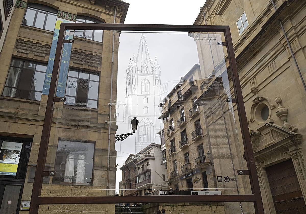 Imagen principal - La Puerta-Torre Campanario y la plaza Nueva &#039;reviven&#039; en la Parte Vieja de Donostia