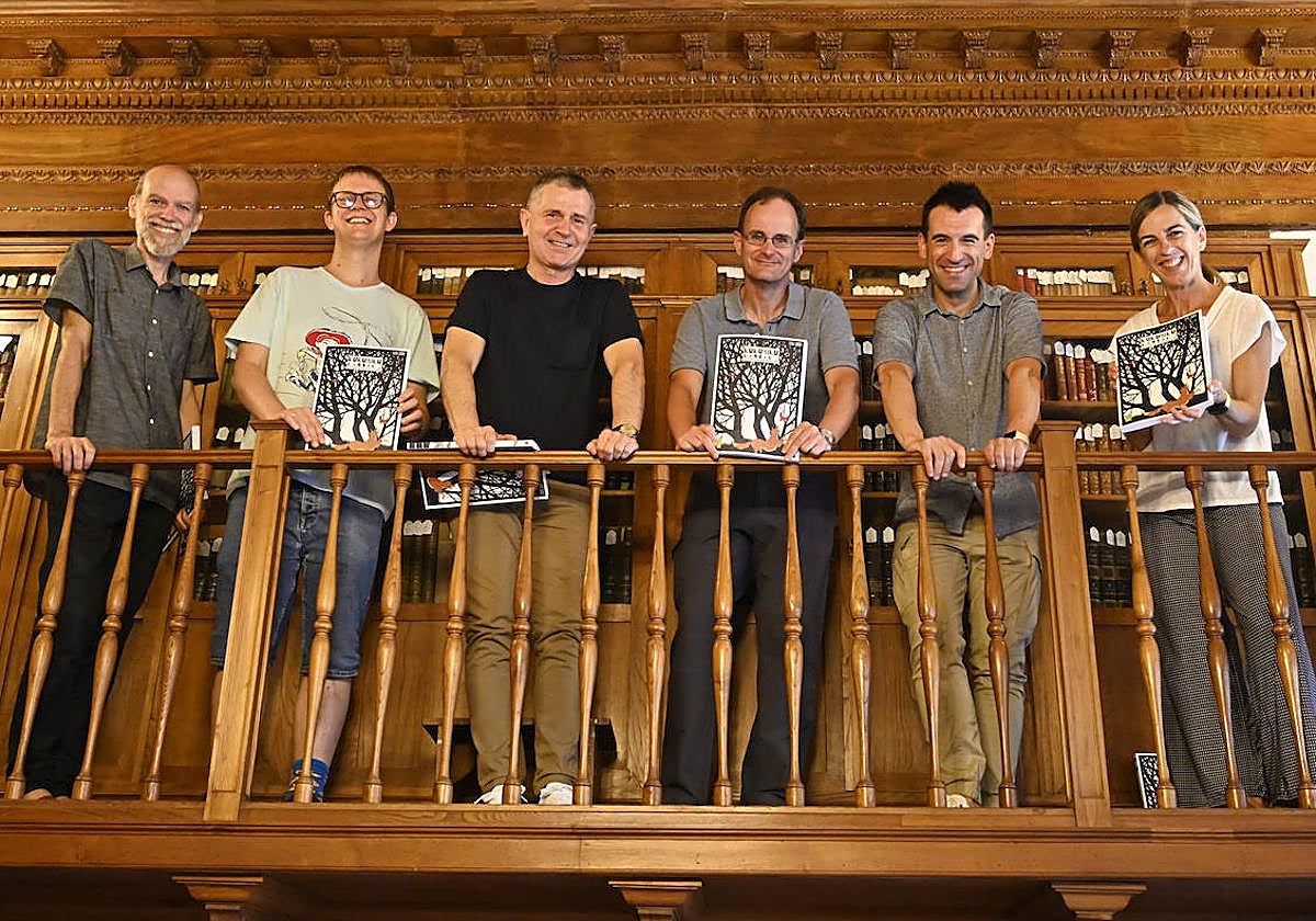 David Azurza, Andrew Keelan, Xabier Sarasola, Iker González, Aitor Biain y la presidenta Amaia Aldalur.