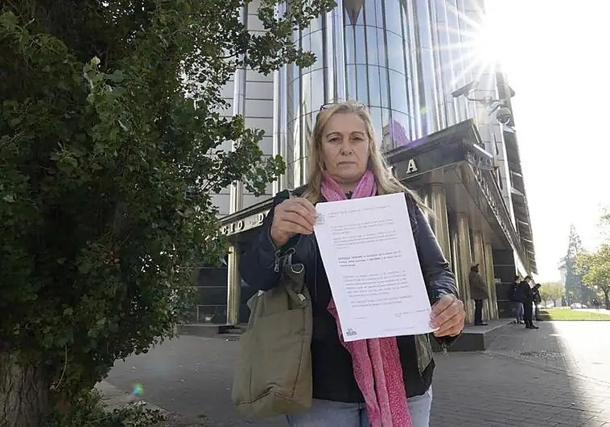 Rosa María Manteiga, abuela de la niña a la que una juez impuso el nombre de Zia, al no admitir el nombre de Hazia, elegido por la familia