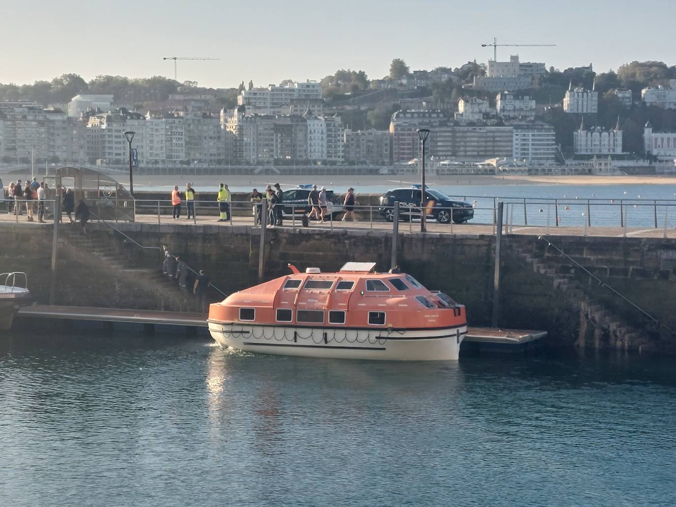 Un crucero en la bahía donostiarra