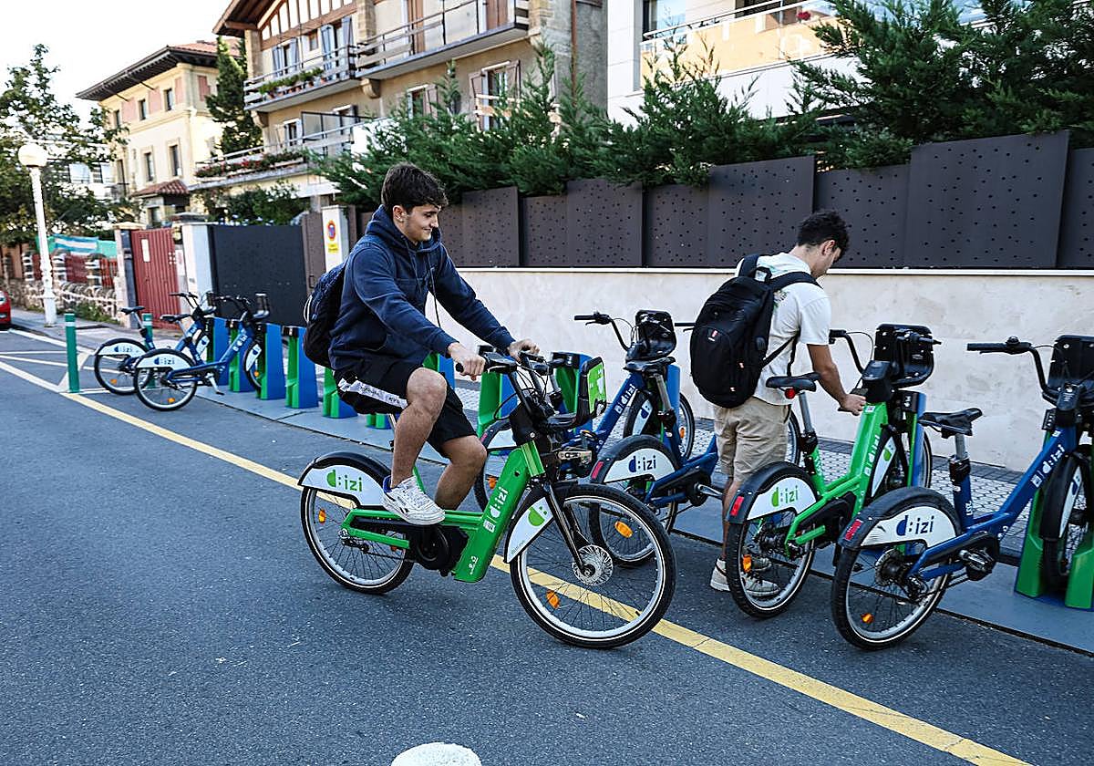 La estación de Kristina Infanta de Ondarreta es la que más viajes ha contabilizado de la ciudad en los meses de verano.