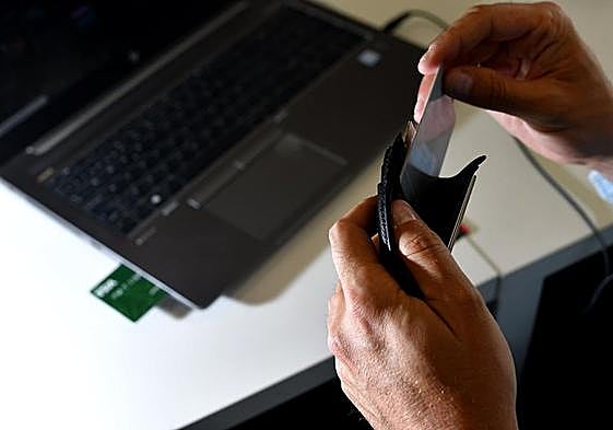 Cualquier persona puede hoy en día invertir tanto en activos tradicionales como en los digitales.