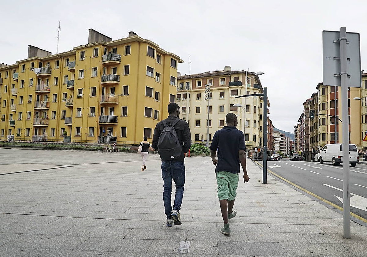 Casi 400 jóvenes migrantes reciben apoyo en Euskadi a través del programa Trapezistak