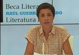 La escritora de Deba durante su intervención.