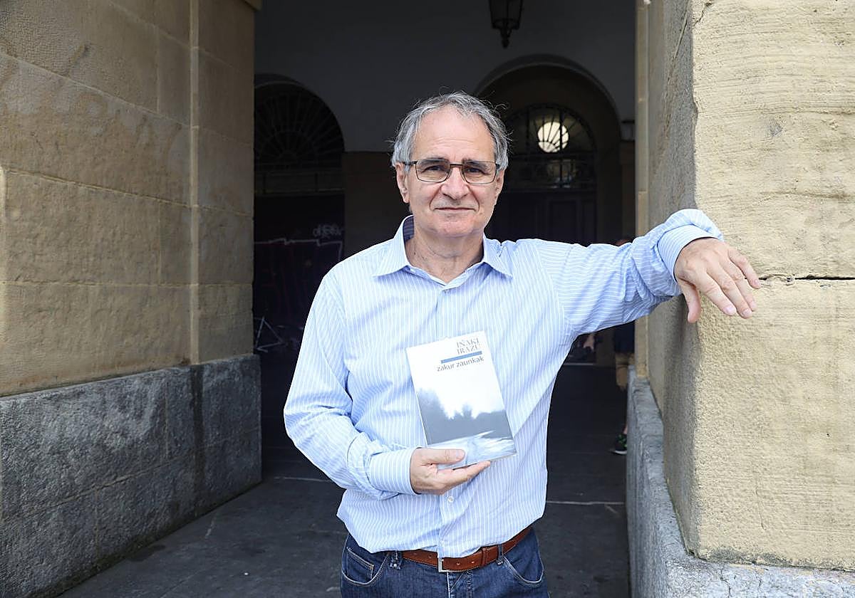Iñaki Irazu idazlea, asteazken honetan Donostian egindako agerraldian.